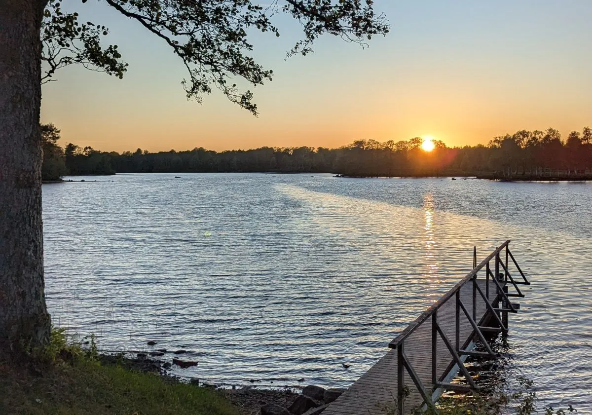 Sjön Jällunden med solnedgången